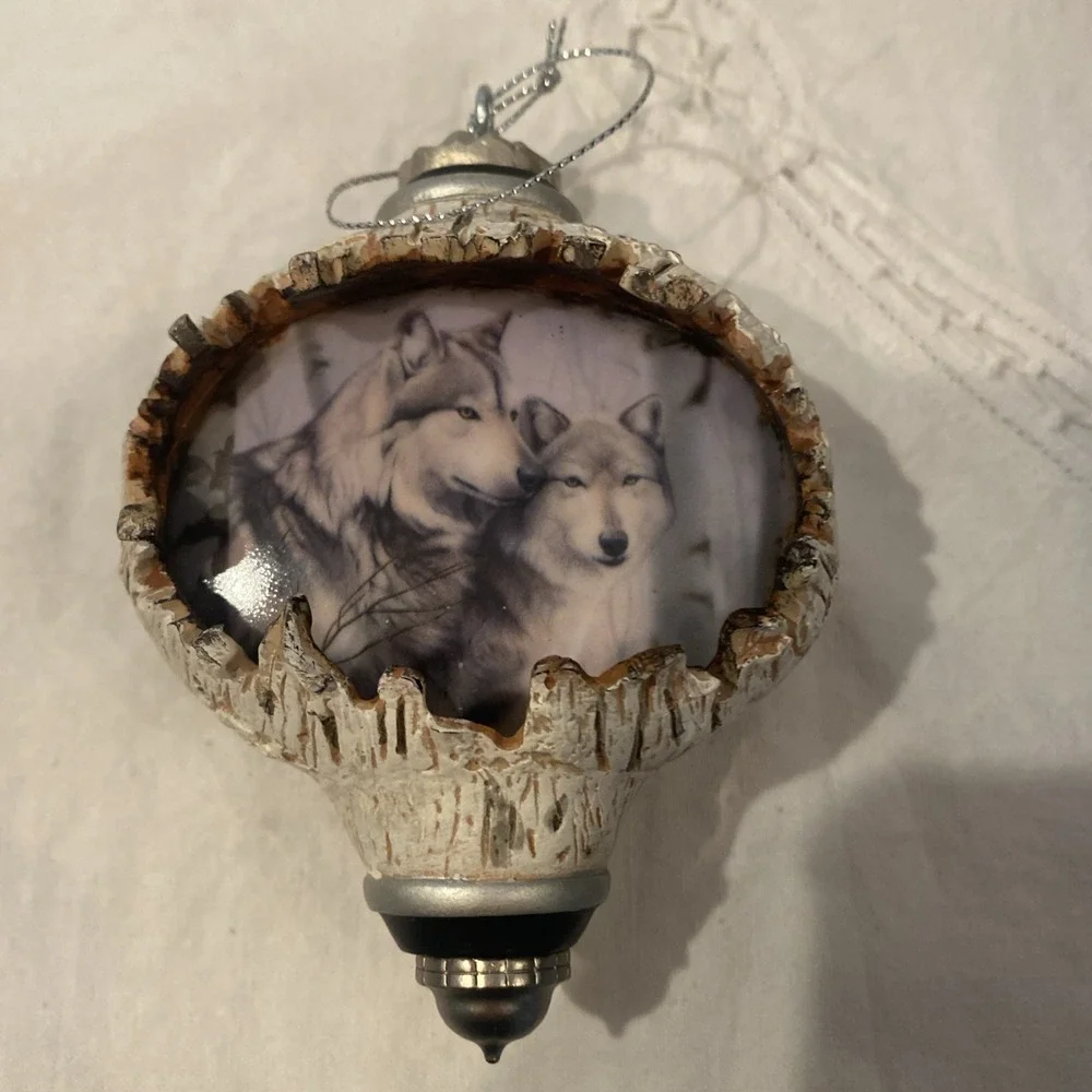Bradford exchange Birch Wolf ornaments two-piece set 
